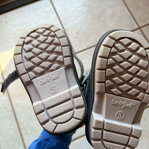 Cat and Jack toddler snow boots - Picture 8 of 8